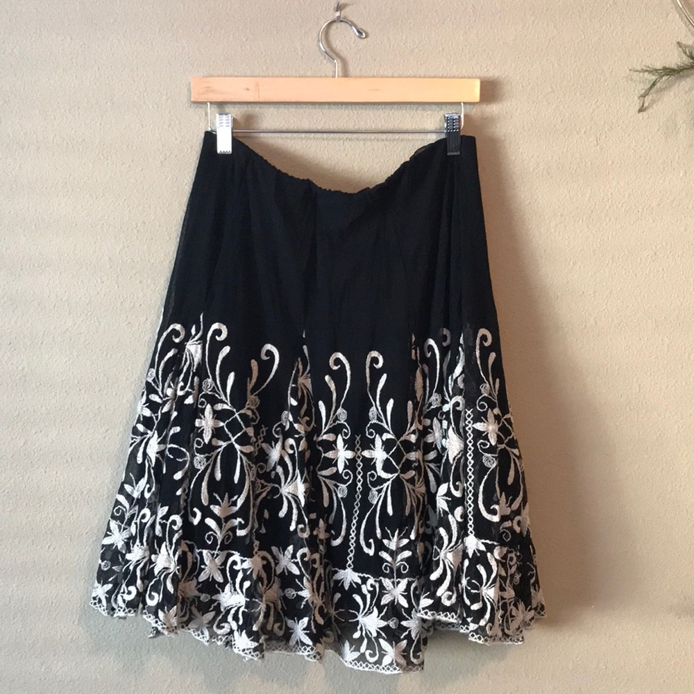 Embroidered knee length skirt
